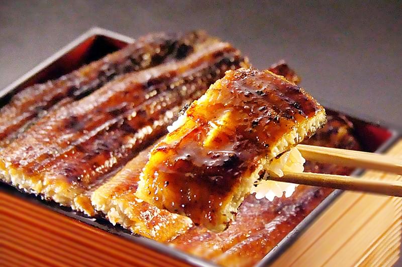 炭火が引き出す香ばしさ